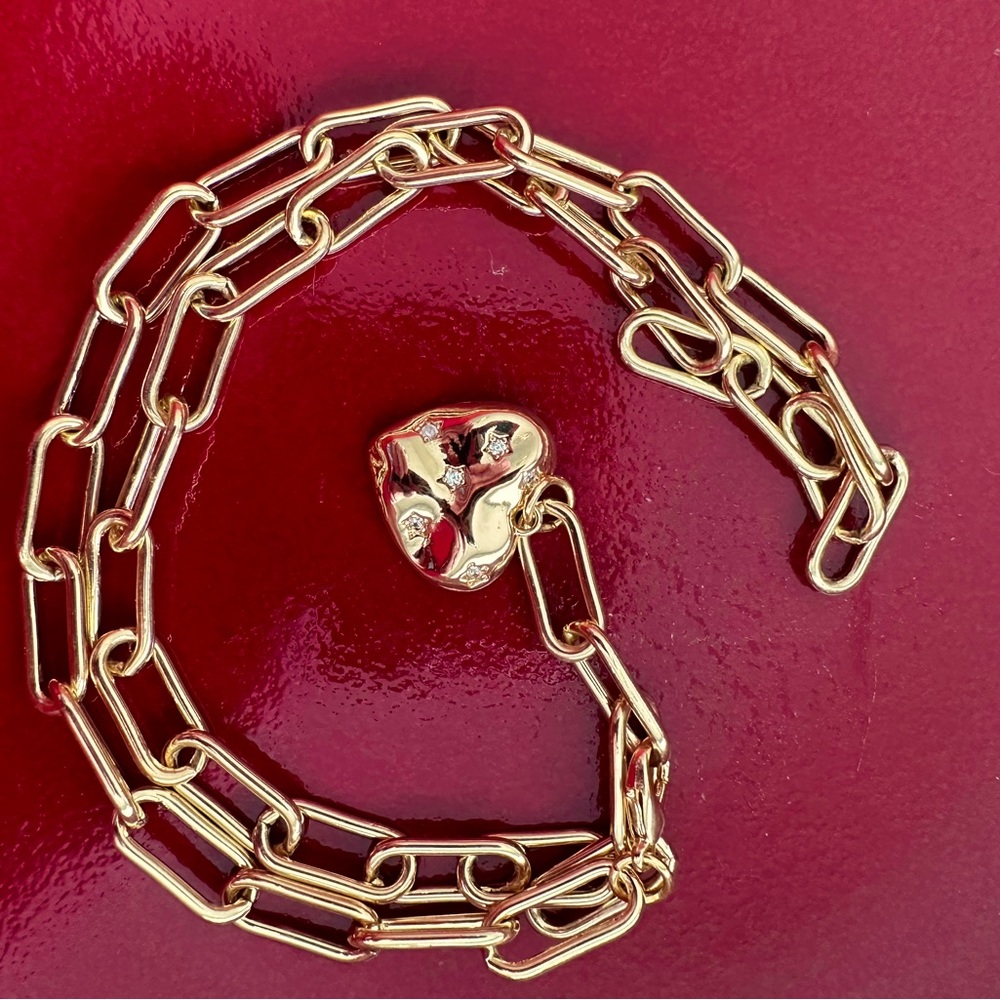 EUC Gold Heart Valentine's Chunky Chain Necklace.